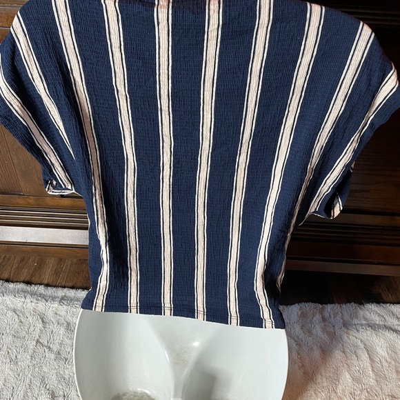 Navy Blue and Tan crop top - Picture 4 of 4